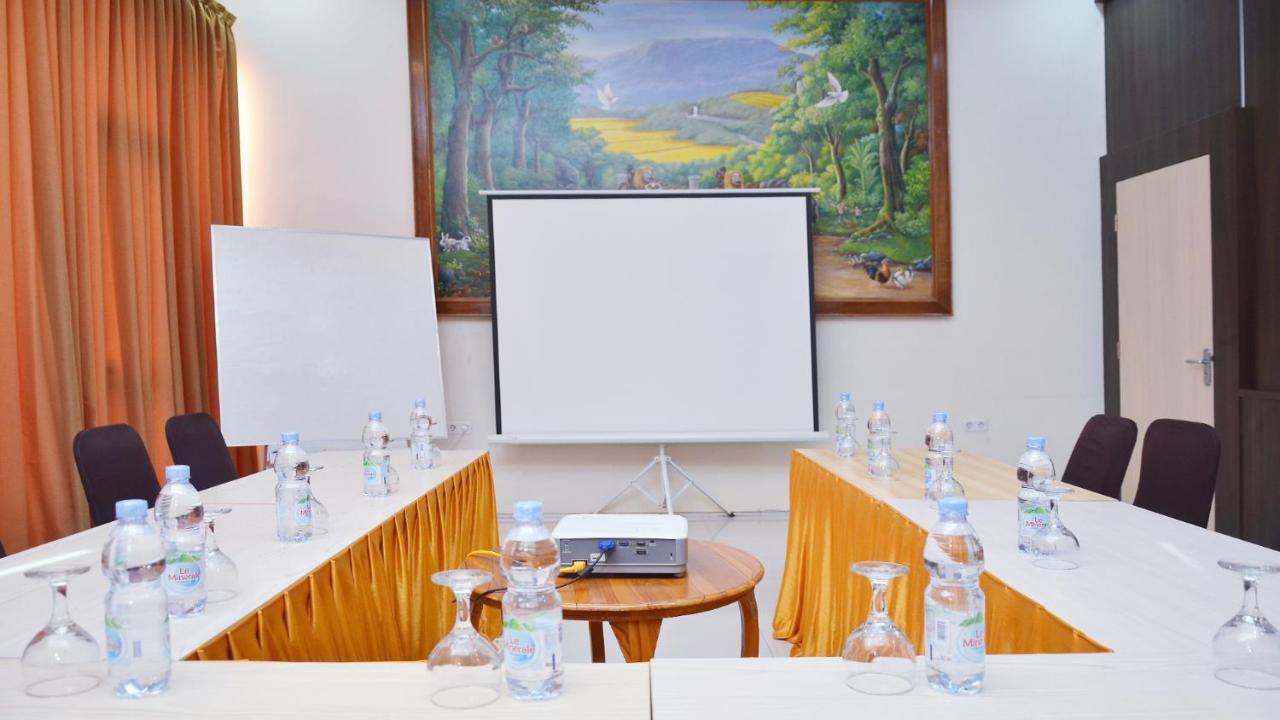 Gaia Asri Hotel Pamanukan Hilir Εξωτερικό φωτογραφία
